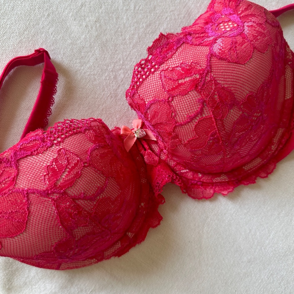 Victoria’s Secret body by Victoria lined demi hot pink lace bra